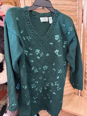 Green Floral V-Neck Embroidered Sweater Medium thumbnail 1