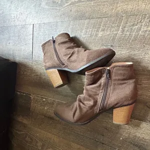 Womens Brown Faux Suede Slouchy Ankle‎ Boots Stacked Block Heel Size 8 thumbnail 5