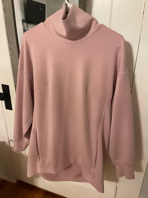 Lululemon Pullover thumbnail 1