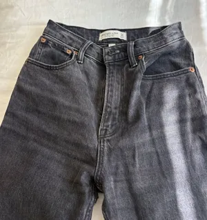 Abercrombie & Fitch Straight Ultra High Rise Jeans - Black thumbnail 1