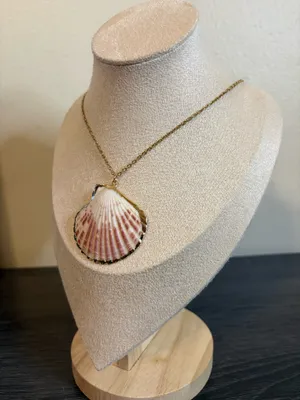 Handmade Gold Seashell Necklace thumbnail 4