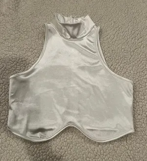 Crop Top thumbnail 1