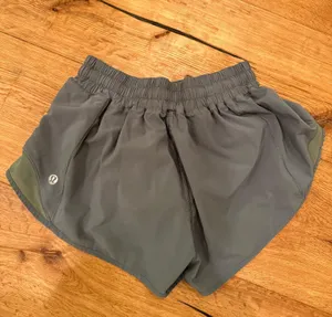 Lululemon Hotty Hot Shorts 2.5" thumbnail 3