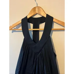 Vintage Alice + Olivia Black Y2K Silk T-Back Halter Mini Dress Pleated Drape XS thumbnail 5