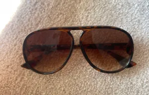 Aviator Sunglasses thumbnail 1