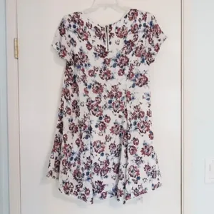 Urban Outfitters Silence + Noise White Floral Short Sleeve Swing Mini Dress thumbnail 4