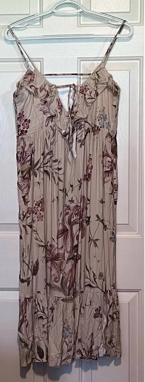 Chaser Maternity‎ Ruffled Beige Floral Maxi Dress Size M 44" Long x 15" PTP thumbnail 1