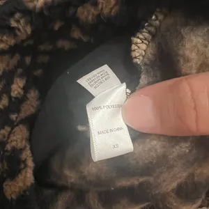 Koolaburra by Ugg animal print xs pullover‎ Black thumbnail 8