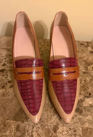 Pointed Toe Two-Tone Women’s Loafers in Burgundy and Tan Never Worn New! thumbnail 1
