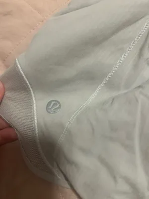 Lululemon White Hotty Hot 2.5" Shorts thumbnail 4