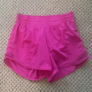 Lululemon Pink Hotty Hot 2.5" Shorts High-Rise thumbnail 1