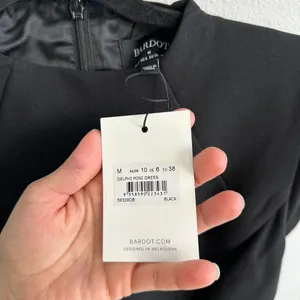 Bardot delphi hourglass mini dress in black thumbnail 5