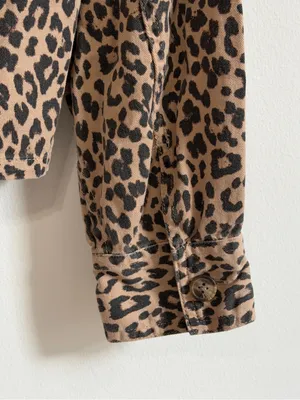American Eagle Leopard Print Crop Denim Jacket Size Medium Cheetah Pockets thumbnail 5