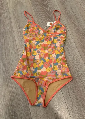 NWT Mollusk Surf Shop Oona One Piece Swimsuit Bathing Suit Small Pink Bouquet thumbnail 1