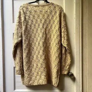 Womens Grannycore Cable Knit Fisherman Vneck Sweater Size 2 Chunky Tan button thumbnail 2