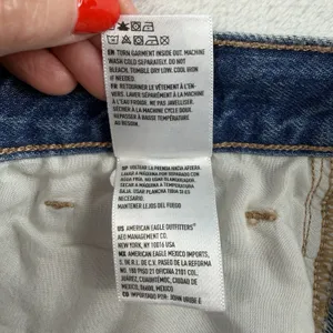 American Eagle 10 Long 10T Highest Rise Mom‎ Jeans Ripped Knee Distressed Blue thumbnail 8