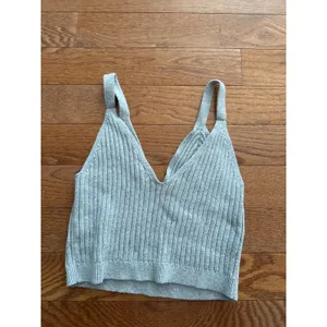 Aerie Womens XL Gray Ribbed Knit V-Neck Cropped Sweater Tank Top‎ minimalist thumbnail 2