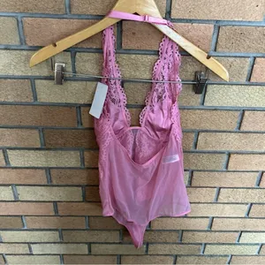 NWT b tempt’d by Wacoal Ciao Bella Bodysuit Pink Lace Sexy Lingerie Size Medium thumbnail 4