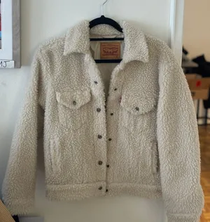 Levi’s Sherpa Jacket thumbnail 1