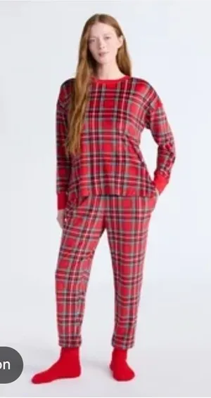 NWT Christmas Joy Spun Pajamas with Socks Sz L thumbnail 1