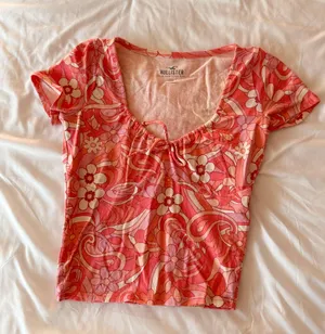 Hollister Pink Floral Tie Front Baby Tee Size XS thumbnail 1