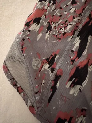 Lululemon Hotty Hot 2.5" Shorts thumbnail 3