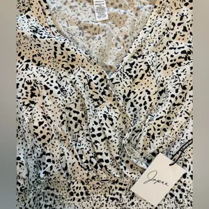 NWT black and white wrapped blouse Size XS thumbnail 4