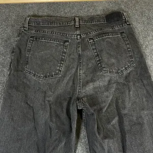 Abercrombie & Fitch 90s Straight Ultra High Rise Jeans Washed Black 33 16R thumbnail 10
