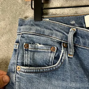 AGOLDE‎ Nico High Rise Slim Shorline Distressed Crop Jeans 26 Classic Minimalist thumbnail 7