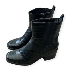 Bleecker & Bond Croc Platform Boots Leather Square Toe Block Heel Black Size 11 thumbnail 9