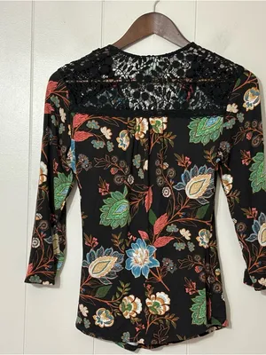 Maeve Black Floral Crochet Lace Yoke Top Boho Anthropologie Blouse Size S thumbnail 8