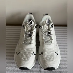 Women's NEW White and Black Shoes Size 39 aka 8 #260330 thumbnail 3