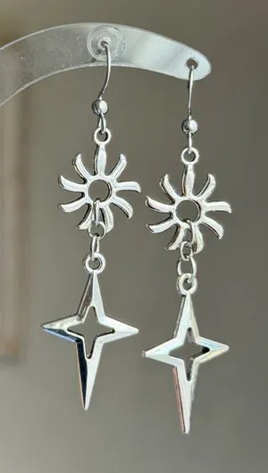 Handmade sparkle star & sun y2k street style dangle earrings💫🌀 thumbnail 1