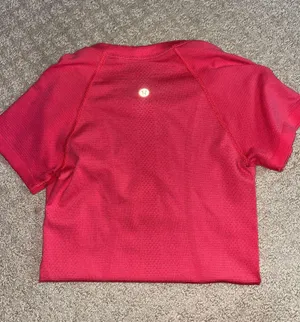 Lipgloss Lululemon Swiftly Tech Short Sleeve thumbnail 3