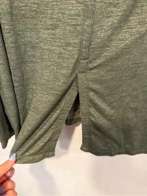 Women’s Lightweight Athleta Long-Sleeve Top‎ in Olive Green thumbnail 4