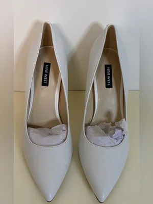 NWT Nine West White Pointed-Toe Leather Pumps thumbnail 4