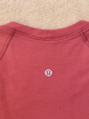 Lululemon Swiftly Tech Long Sleeve shirt 2.0 hip length cherry tint yoga Pilates thumbnail 6