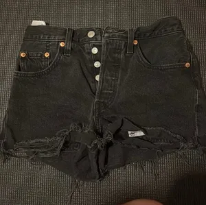 Levi’s Shorts thumbnail 1