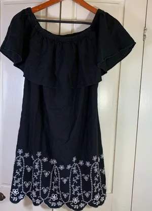 Old Navy Off Shoulder Black Dress S Embroidered Floral‎ Scallop Hem Linen Blend thumbnail 1