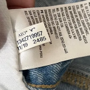 American Eagle Relaxed Mom Jeans Light Wash Size 4 Long thumbnail 5