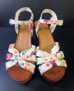 Madden Girl Women's White Floral Chunky Shoes/Sandal/Heel 4" Size 9 SKU 2478 thumbnail 1