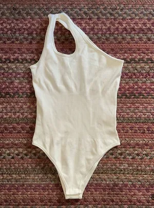 Oqq Cream Seamless One Shoulder Cut Out Bodysuit thumbnail 1