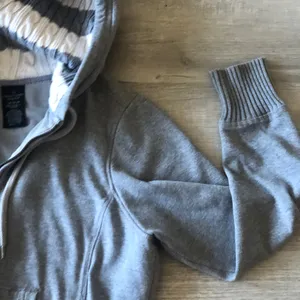 Women’s Faded Glory Gray Full Zip Hoodie thumbnail 5