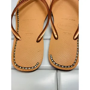 Havaianas Slim Flip Flops Rose Gold with Diamond-like stones embedded size 7/8 thumbnail 4