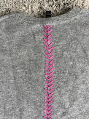 Aqua Bloomingdales Light Gray 100% Cashmere Sweater with Pink Accents Size Small thumbnail 6