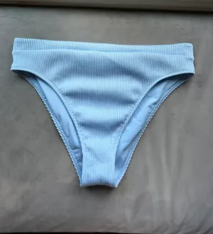 bikini bottoms thumbnail 1