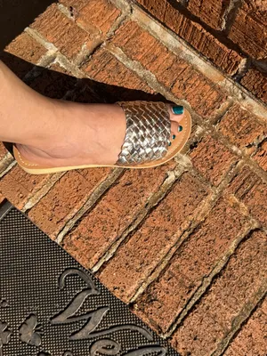 Matisse Beach Pipeline Sandals Gold Metallic Woven Leather Slides Size 8 thumbnail 5
