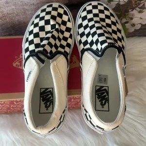 Vans Women’s Skateboarding Slippers Size 8.5 thumbnail 10