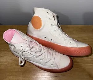 Women’s Chuck Taylor All Star Hi White‎ Cherry Blossom Rare Size 7.5 thumbnail 1