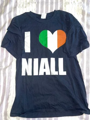 graphic tee thumbnail 1